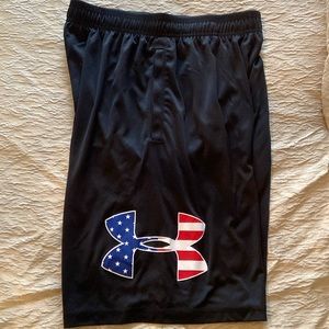 Under Armour black loose fit athletic logo shorts men’s Sz M